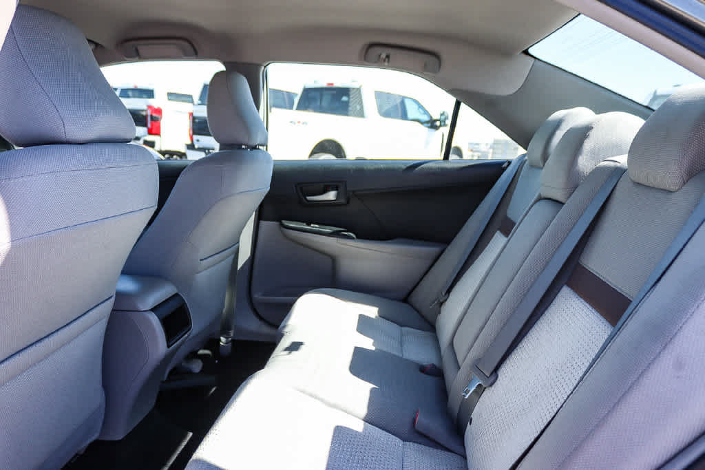 Used 2014 Toyota Camry LE FWD image 17