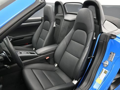 Used 2025 Porsche 718 Boxster S RWD image 7