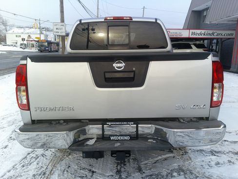 Used 2018 Nissan Frontier SV image 21