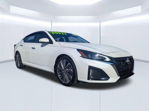Used 2023 Nissan Altima 2.5 SL image 1