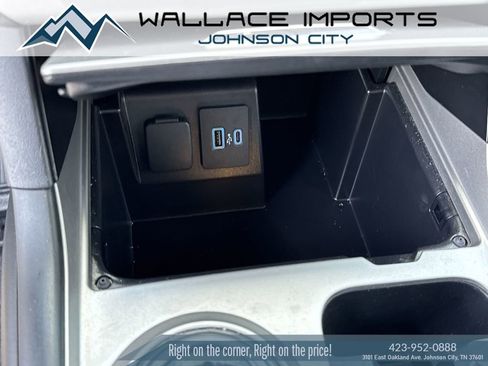 Used 2021 Ford Explorer XLT AWD/4WD image 27