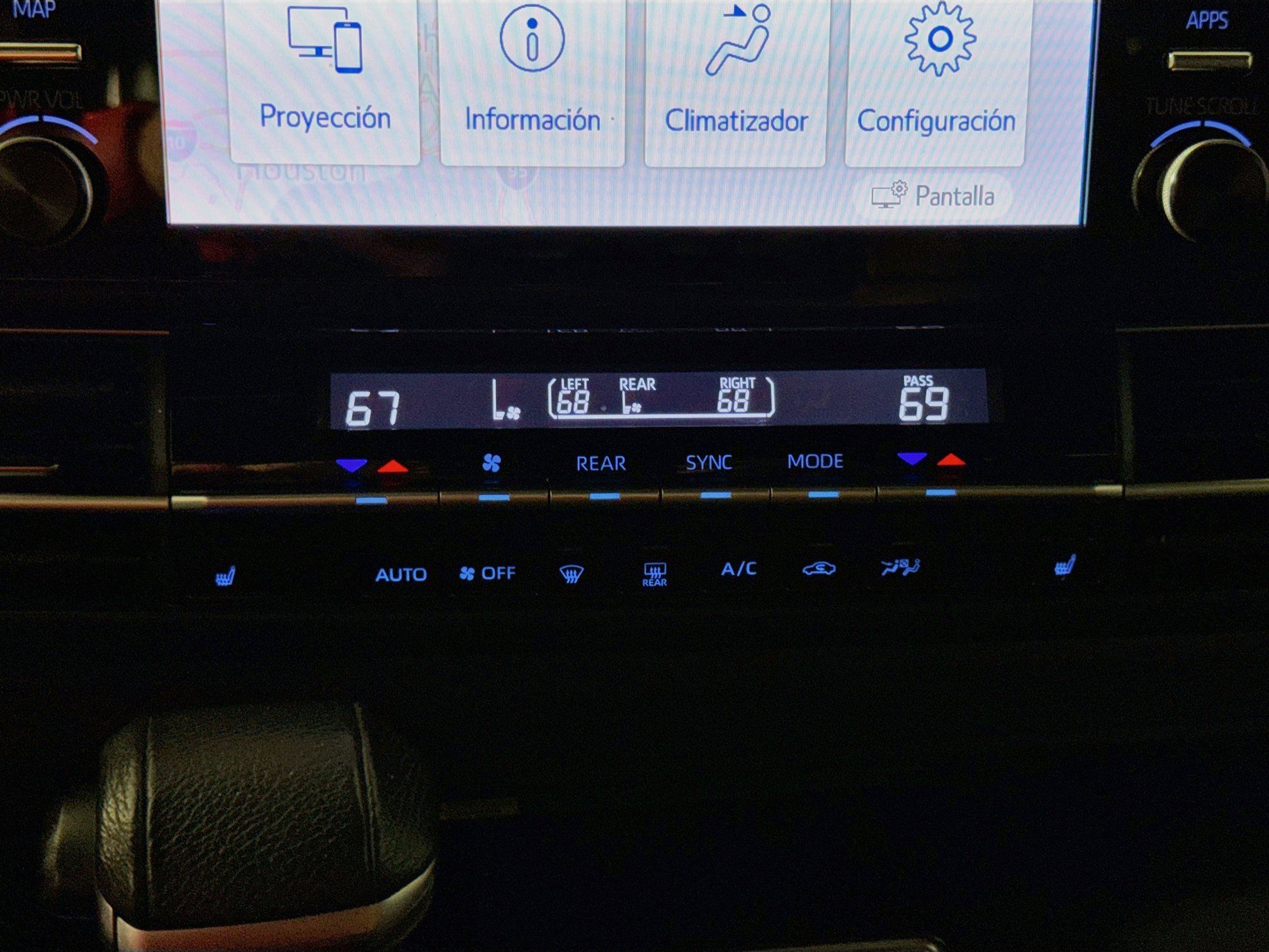 Used 2022 Toyota Sienna XSE w/ XSE Plus Package AWD/4WD image 18