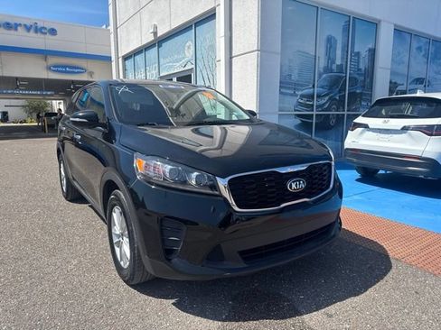 Used 2020 Kia Sorento LX FWD image 2