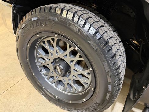 Used 2014 Toyota Tundra SR5 w/ SR5 Upgrade Package image 19