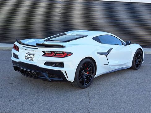 Used 2025 Chevrolet Corvette Z06 w/ Stealth Interior Trim Package image 3