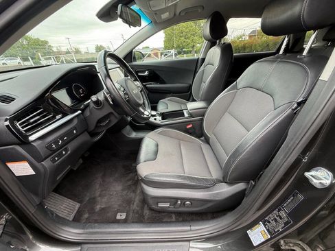 Used 2022 Kia Niro EX FWD image 10