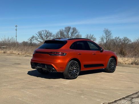 Used 2025 Porsche Macan AWD/4WD image 14
