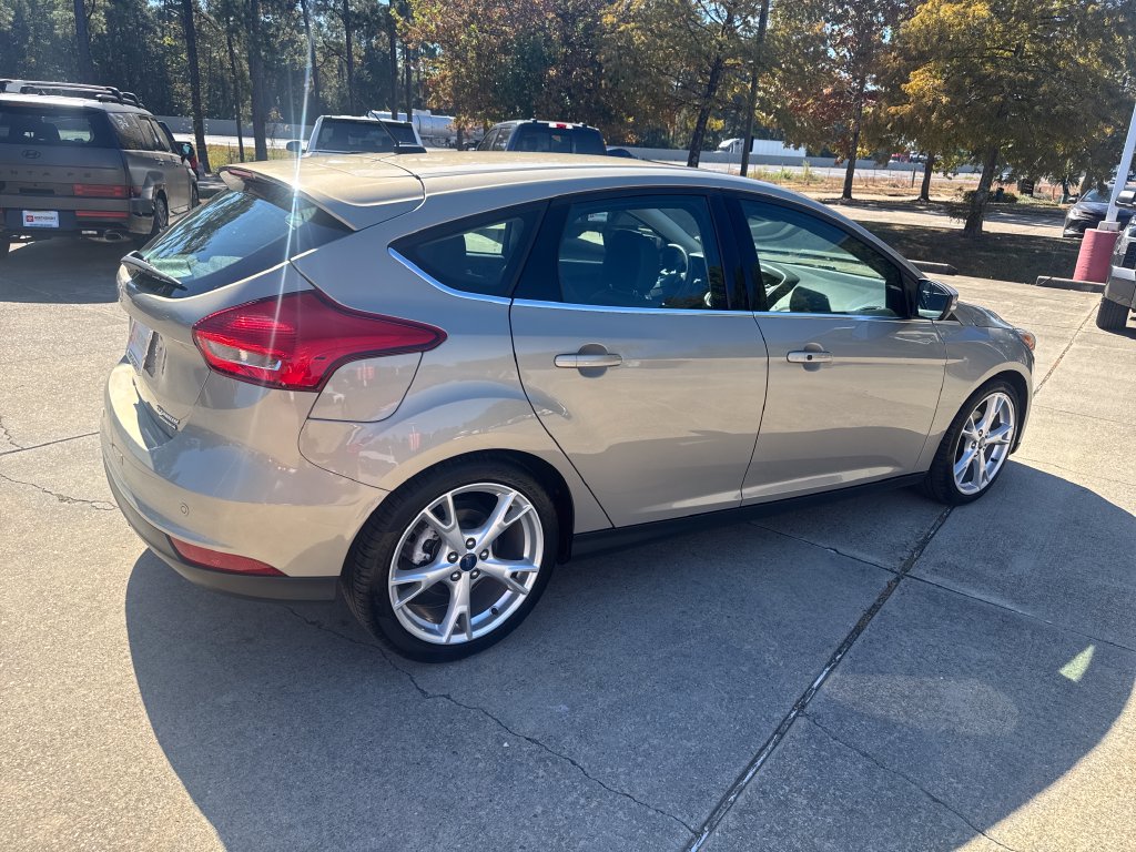 Used 2016 Ford Focus Titanium w/ Titanium Technology Package FWD image 7