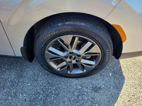 Used 2021 Kia Soul S image 6