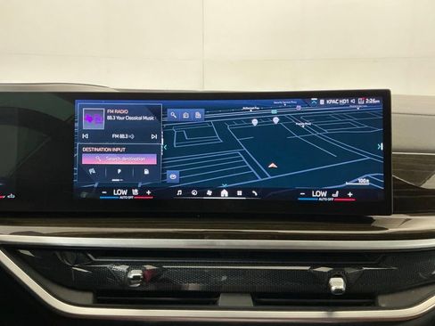 Certified 2024 BMW X7 xDrive40i w/ M Sport Package AWD/4WD image 11