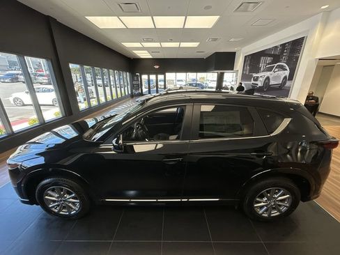 Used 2024 MAZDA CX-5 AWD 2.5 S w/ Select Package image 4