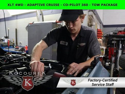 Used 2022 Ford Explorer XLT image 30