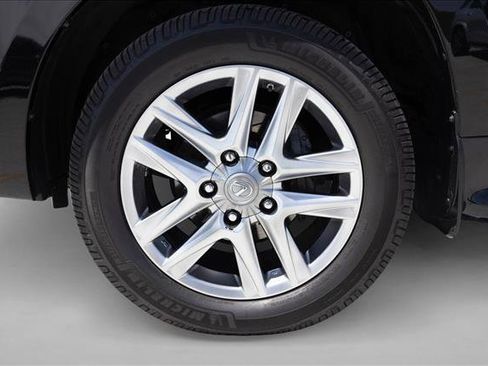 Used 2013 Lexus LX 570 4WD w/ Luxury Pkg image 9