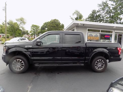Used 2018 Ford F150 XLT w/ Equipment Group 302A Luxury AWD/4WD image 9