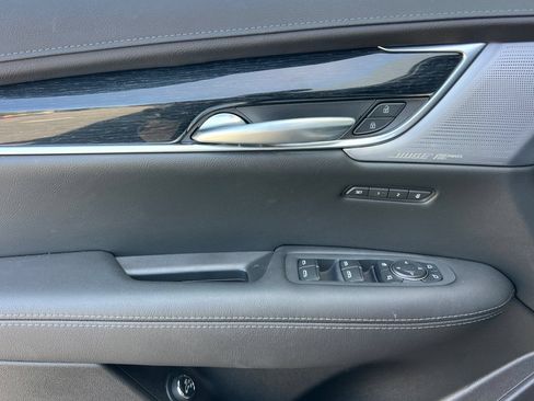 Used 2025 Cadillac XT5 Premium Luxury w/ Technology Package FWD image 10