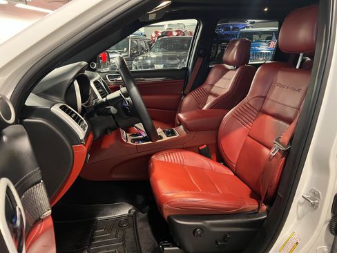 Used 2018 Jeep Grand Cherokee Trackhawk AWD/4WD image 9