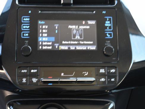 Certified 2019 Toyota Prius XLE w/ Carpet Mat Package image 19