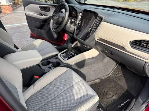 Certified 2025 Subaru Forester Premium image 23