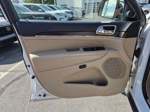 Used 2015 Jeep Grand Cherokee Limited AWD/4WD image 14