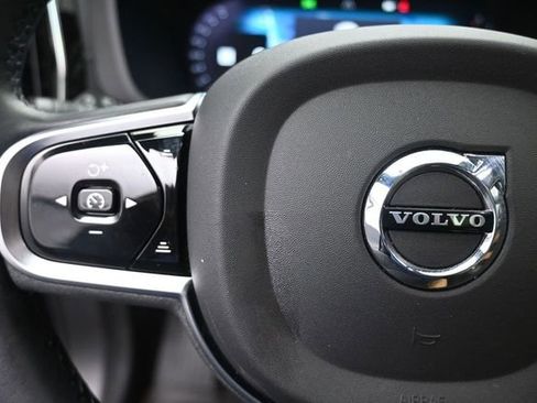 Used 2023 Volvo XC60 B5 Ultimate w/ Climate Package AWD/4WD image 15