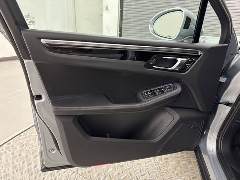 New 2025 Porsche Macan image 23
