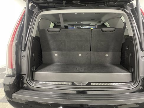 Used 2019 Cadillac Escalade Luxury image 18