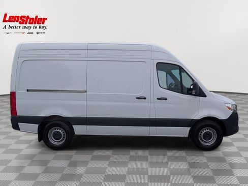 Used 2025 Mercedes-Benz Sprinter 2500 image 6