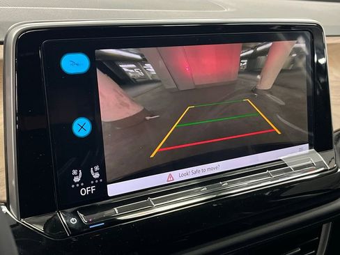 New 2026 Volkswagen Atlas Cross Sport SE image 28