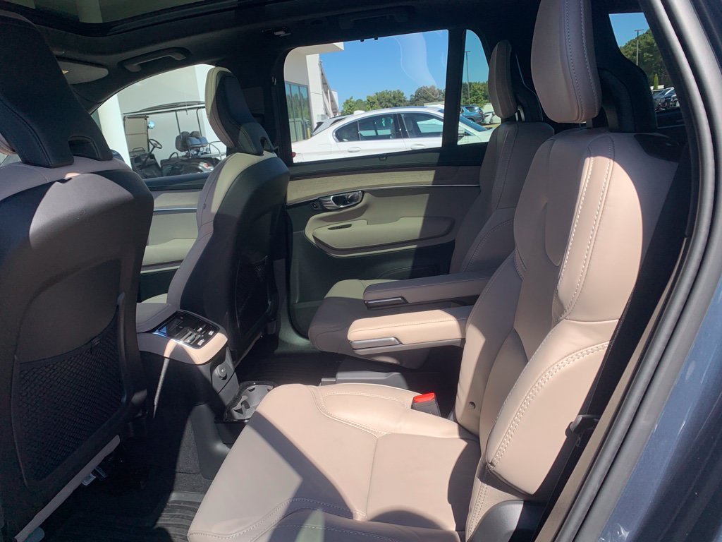Used 2025 Volvo XC90 T8 Ultra AWD/4WD image 3