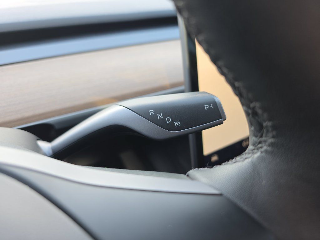 Used 2024 Tesla Model Y Long Range AWD/4WD image 34