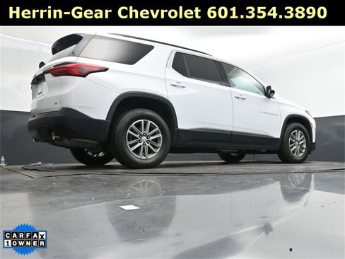 Used 2023 Chevrolet Traverse LT image 46