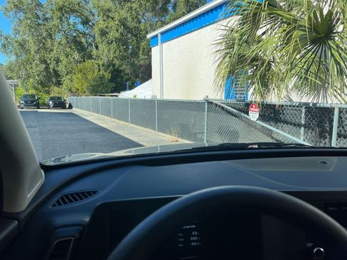 Used 2025 Kia Sportage LX image 34