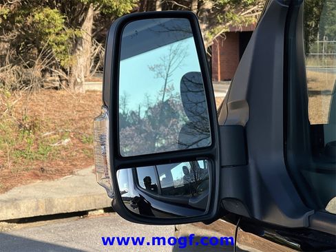 Used 2023 Ford Transit 350 XLT image 30