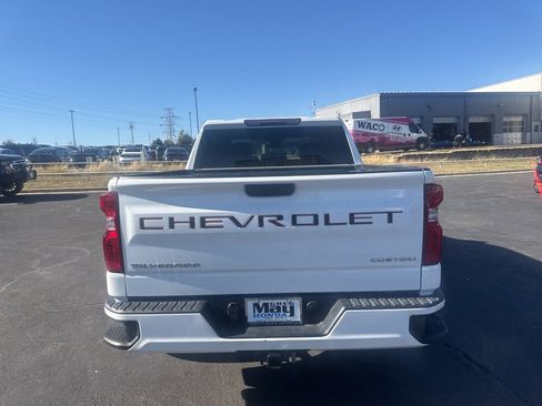 Used 2022 Chevrolet Silverado 1500 Custom image 4