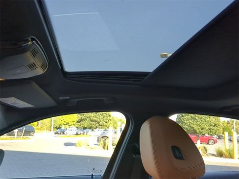 New 2025 BMW 330i xDrive Sedan w/ Premium Package image 20