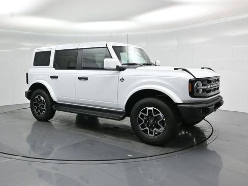 New 2026 Ford Bronco Outer Banks image 25