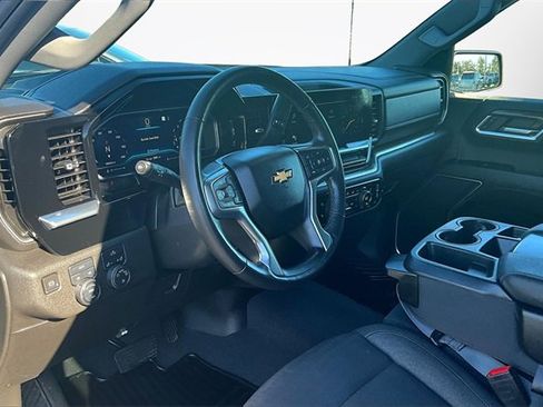 Used 2022 Chevrolet Silverado 1500 LT image 12