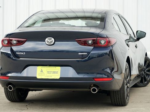 Used 2025 MAZDA MAZDA3 s image 3