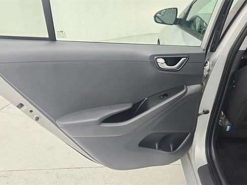 Used 2018 Hyundai Ioniq Blue image 25