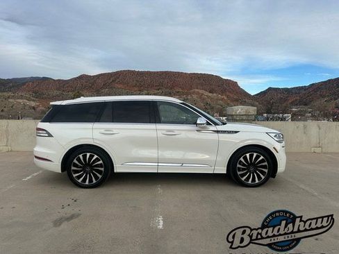 Used 2022 Lincoln Aviator Black Label Grand Touring w/ Class IV Trailer Tow Package image 3