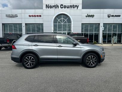 Used 2021 Volkswagen Tiguan SE w/ Panoramic Sunroof Package