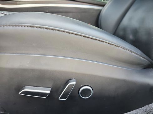 Used 2022 Tesla Model S image 13