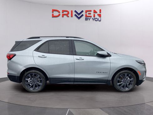 Used 2024 Chevrolet Equinox RS w/ RS Leather Package image 7