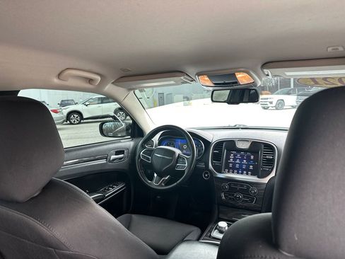 Used 2021 Chrysler 300 Touring w/ Sport Appearance Package RWD image 28