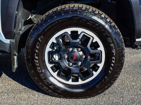 Used 2024 Toyota Tacoma TRD Off-Road image 7