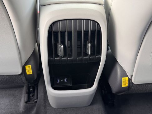 Used 2024 Hyundai Kona Limited image 30