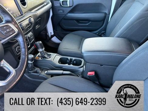 Used 2023 Jeep Wrangler Unlimited Sahara w/ Cold Weather Group AWD/4WD image 25