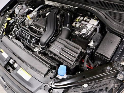 Used 2025 Volkswagen Jetta SE image 18