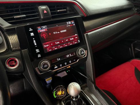 Used 2018 Honda Civic Type R image 41