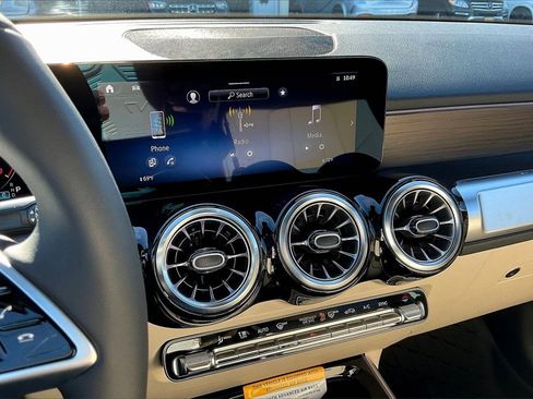 New 2026 Mercedes-Benz GLB 250 4MATIC image 7
